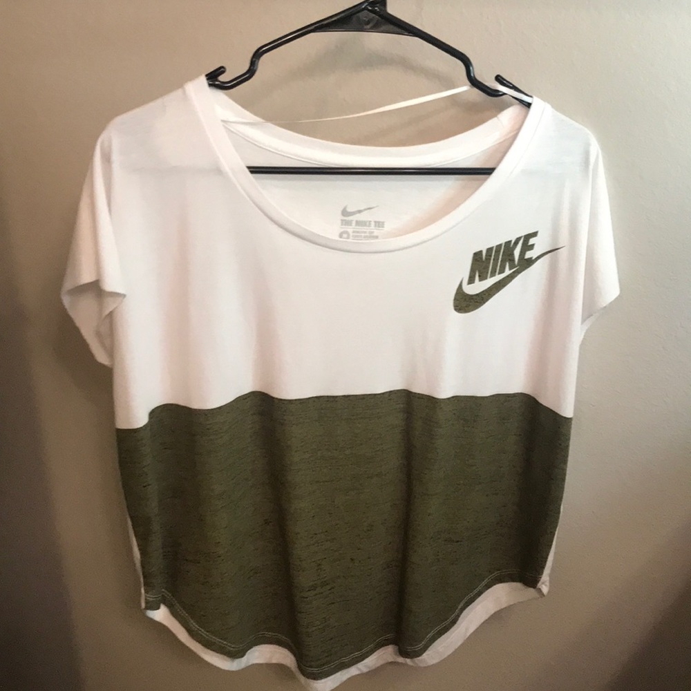Nike T Shirt